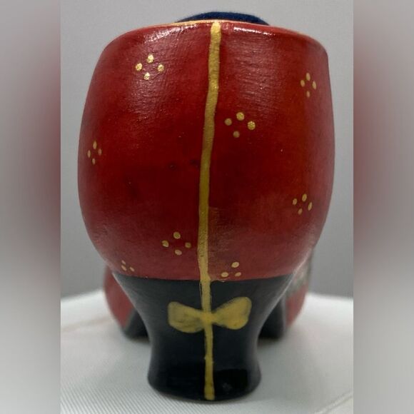 Miniature Ceramic Victorian Style Red Shoe Signed Pin Cushion Unique Figurine - Picture 4 of 7